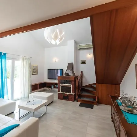 Holiday home Gorgeous In Okrug Gornji With House Sea View *