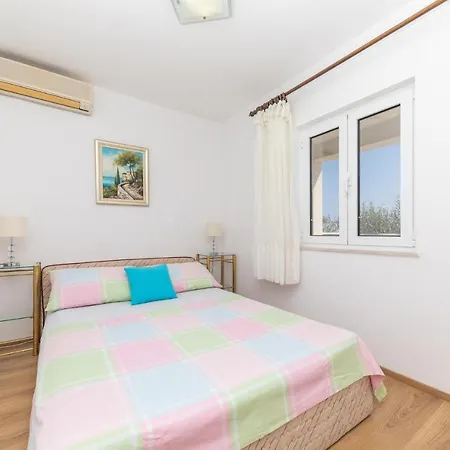Holiday home Gorgeous In Okrug Gornji With House Sea View Trogir