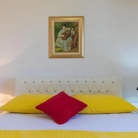 Holiday home Gorgeous In Okrug Gornji With House Sea View Trogir