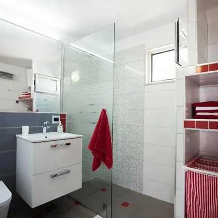 Holiday home Gorgeous In Okrug Gornji With House Sea View *