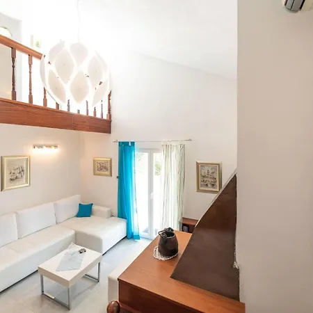 Gorgeous In Okrug Gornji With House Sea View Holiday home Trogir