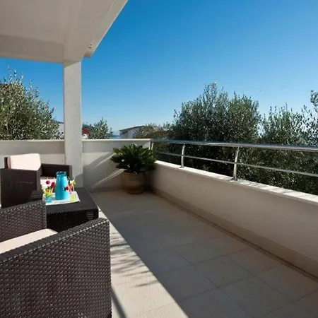 Holiday home Gorgeous In Okrug Gornji With House Sea View Trogir